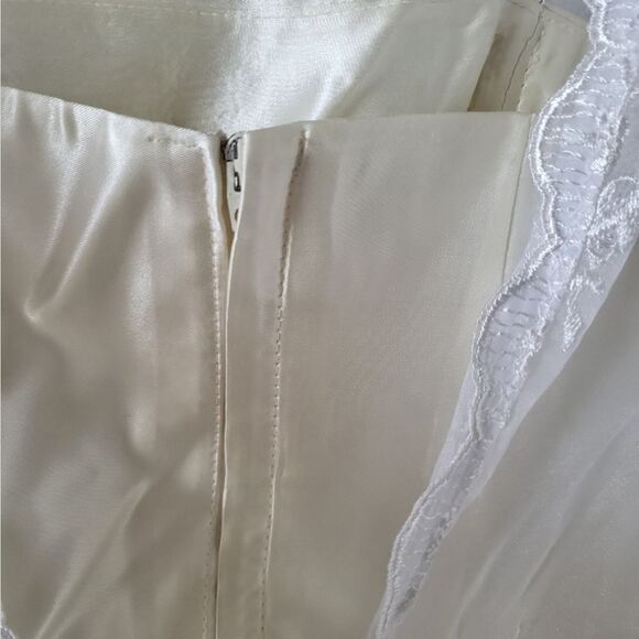 Vintage Lace Formal Long Sleeve Dress - Picture 3 of 11